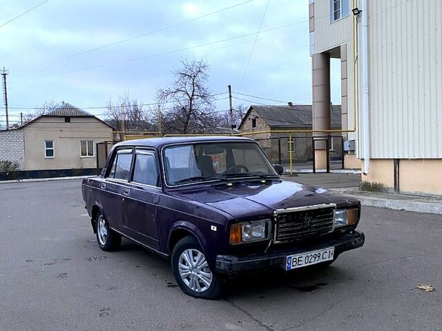 Фиолетовый ВАЗ 2107, объемом двигателя 16 л и пробегом 100 тыс. км за 550 $, фото 1 на Automoto.ua