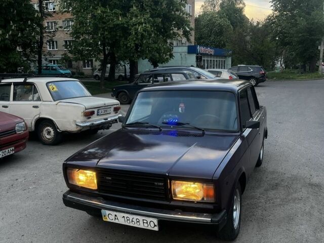 Фиолетовый ВАЗ 2107, объемом двигателя 1.6 л и пробегом 300 тыс. км за 999 $, фото 1 на Automoto.ua
