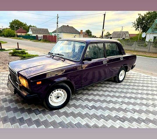 Фіолетовий ВАЗ 2107, об'ємом двигуна 1.5 л та пробігом 135 тис. км за 850 $, фото 1 на Automoto.ua
