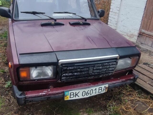 Фіолетовий ВАЗ 2107, об'ємом двигуна 0 л та пробігом 100 тис. км за 302 $, фото 1 на Automoto.ua