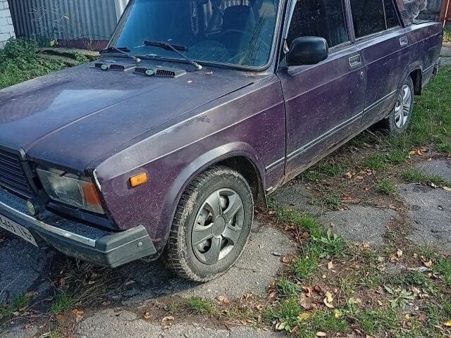 Фиолетовый ВАЗ 2107, объемом двигателя 1.5 л и пробегом 653 тыс. км за 400 $, фото 1 на Automoto.ua