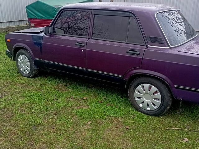 Фиолетовый ВАЗ 2107, объемом двигателя 1.5 л и пробегом 210 тыс. км за 1000 $, фото 1 на Automoto.ua