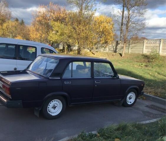 Фіолетовий ВАЗ 2107, об'ємом двигуна 1.5 л та пробігом 130 тис. км за 1900 $, фото 1 на Automoto.ua