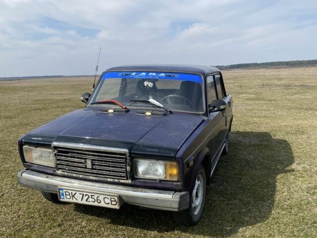 Фиолетовый ВАЗ 2107, объемом двигателя 1.5 л и пробегом 80 тыс. км за 750 $, фото 1 на Automoto.ua