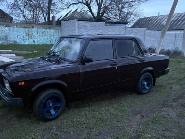 Коричневый ВАЗ 2107, объемом двигателя 1.5 л и пробегом 3 тыс. км за 800 $, фото 1 на Automoto.ua