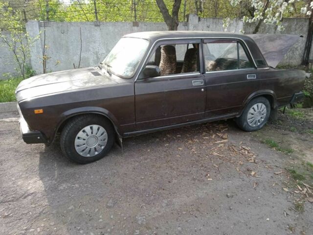 Коричневый ВАЗ 2107, объемом двигателя 1.5 л и пробегом 169 тыс. км за 1084 $, фото 1 на Automoto.ua