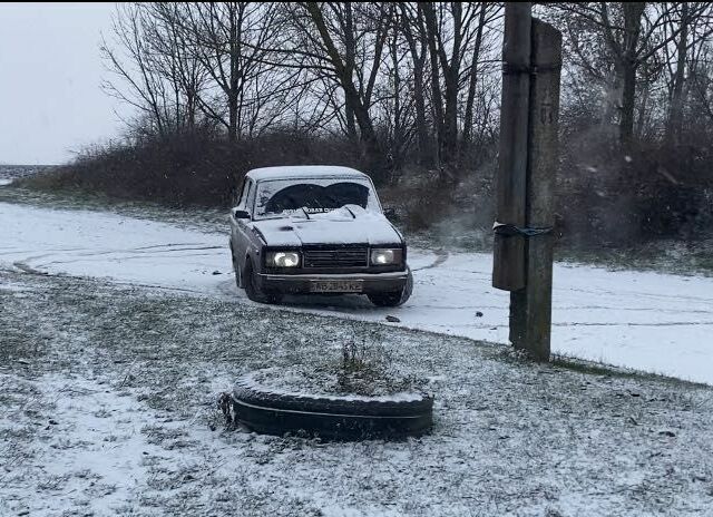 Коричневый ВАЗ 2107, объемом двигателя 1.5 л и пробегом 4 тыс. км за 900 $, фото 1 на Automoto.ua