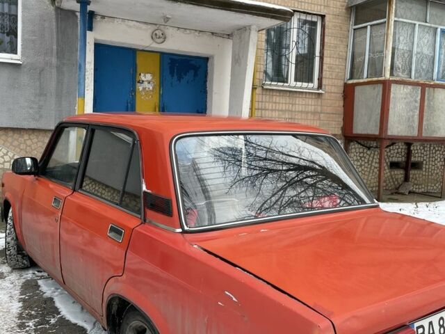 Красный ВАЗ 2107, объемом двигателя 1.5 л и пробегом 100 тыс. км за 600 $, фото 1 на Automoto.ua