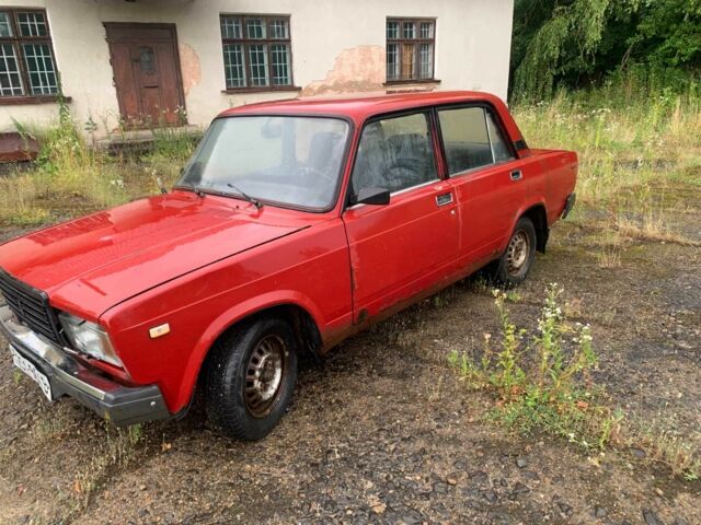 Красный ВАЗ 2107, объемом двигателя 1.5 л и пробегом 200 тыс. км за 231 $, фото 1 на Automoto.ua