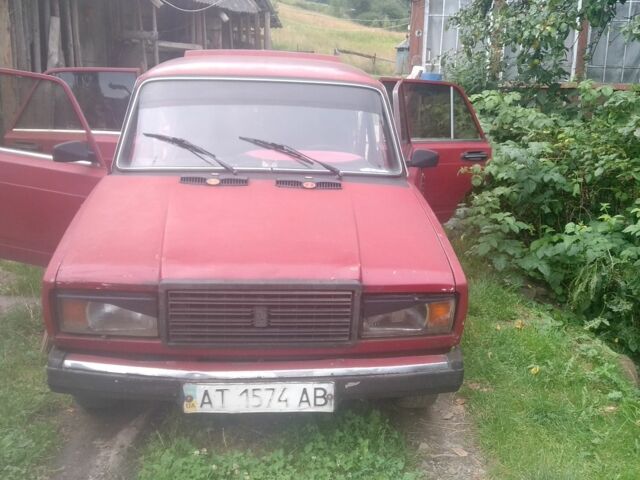 Красный ВАЗ 2107, объемом двигателя 7 л и пробегом 50 тыс. км за 500 $, фото 1 на Automoto.ua