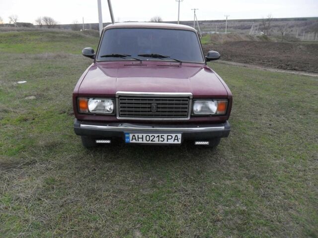 Красный ВАЗ 2107, объемом двигателя 1.6 л и пробегом 86 тыс. км за 1350 $, фото 1 на Automoto.ua