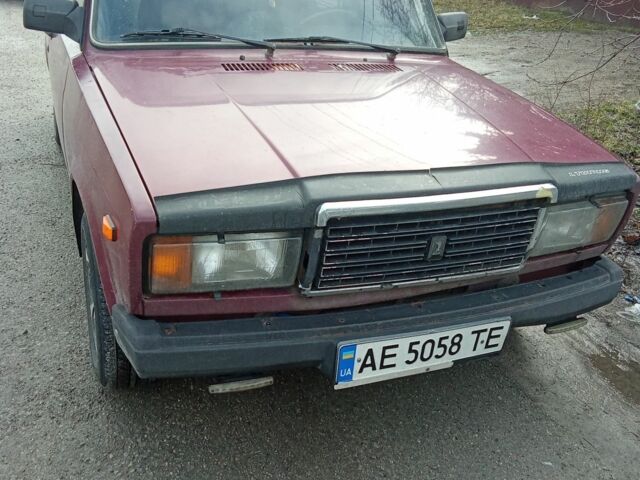 Червоний ВАЗ 2107, об'ємом двигуна 1.5 л та пробігом 300 тис. км за 1045 $, фото 1 на Automoto.ua