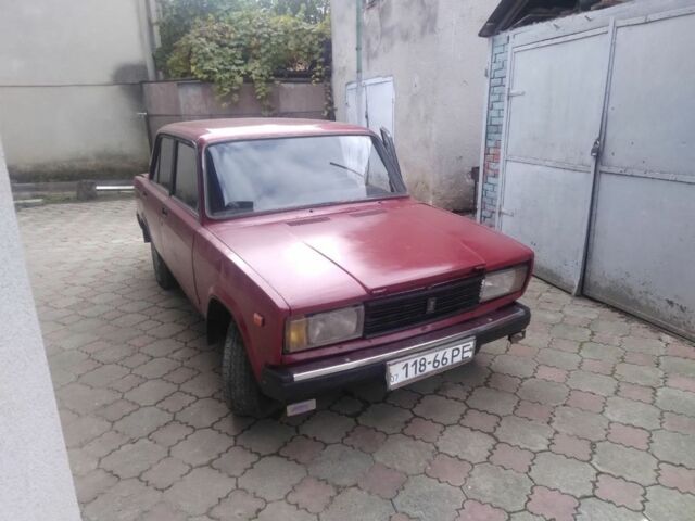 Красный ВАЗ 2107, объемом двигателя 1.6 л и пробегом 100 тыс. км за 404 $, фото 1 на Automoto.ua