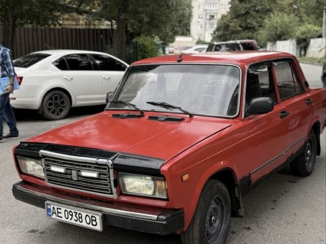 Красный ВАЗ 2107, объемом двигателя 1.5 л и пробегом 555 тыс. км за 559 $, фото 1 на Automoto.ua