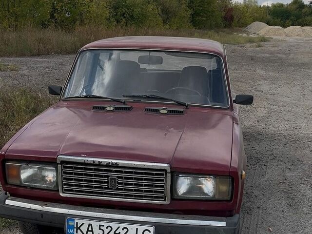 Красный ВАЗ 2107, объемом двигателя 1.5 л и пробегом 100 тыс. км за 400 $, фото 1 на Automoto.ua