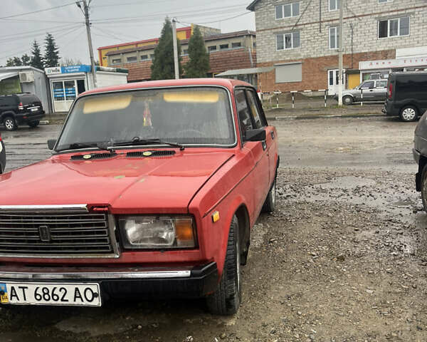 Красный ВАЗ 2107, объемом двигателя 1.3 л и пробегом 145 тыс. км за 1200 $, фото 1 на Automoto.ua