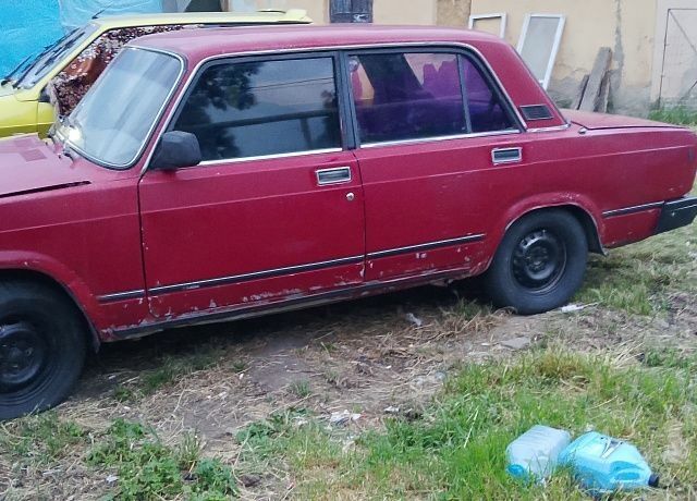 Красный ВАЗ 2107, объемом двигателя 0 л и пробегом 2 тыс. км за 500 $, фото 1 на Automoto.ua
