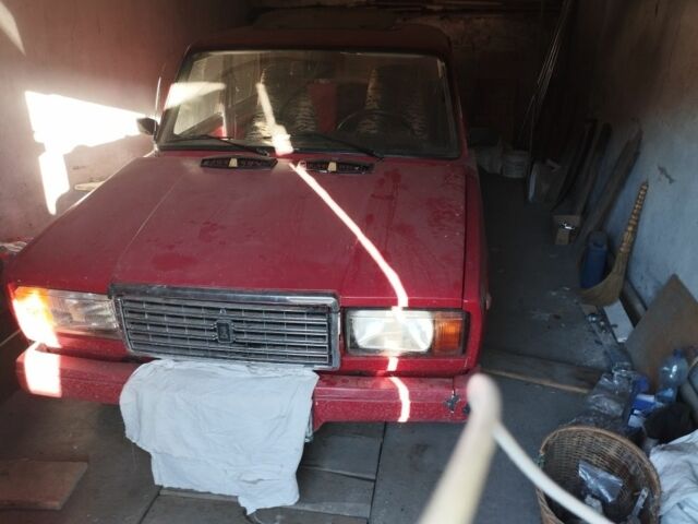 Красный ВАЗ 2107, объемом двигателя 0 л и пробегом 200 тыс. км за 400 $, фото 1 на Automoto.ua