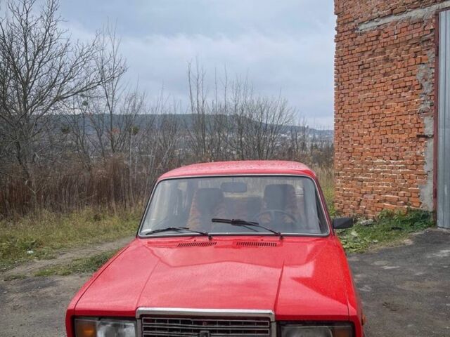 Красный ВАЗ 2107, объемом двигателя 1.5 л и пробегом 1000 тыс. км за 750 $, фото 1 на Automoto.ua