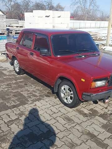 Красный ВАЗ 2107, объемом двигателя 1.5 л и пробегом 100 тыс. км за 1450 $, фото 1 на Automoto.ua