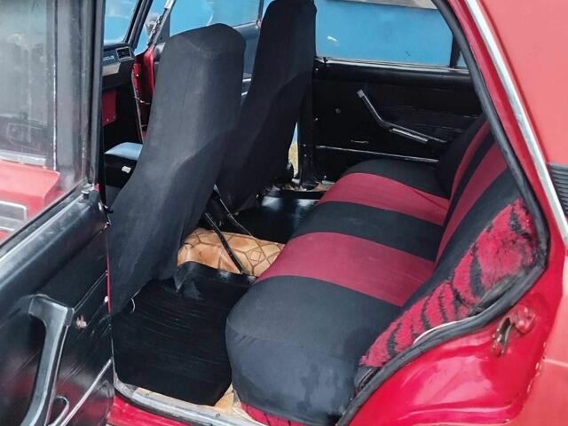 Красный ВАЗ 2107, объемом двигателя 1.5 л и пробегом 300 тыс. км за 600 $, фото 1 на Automoto.ua