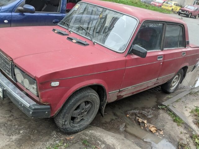 Красный ВАЗ 2107, объемом двигателя 1.5 л и пробегом 9 тыс. км за 300 $, фото 1 на Automoto.ua