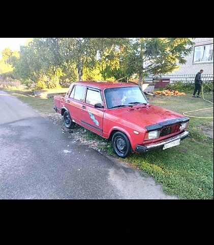 Красный ВАЗ 2107, объемом двигателя 1.5 л и пробегом 86 тыс. км за 400 $, фото 1 на Automoto.ua