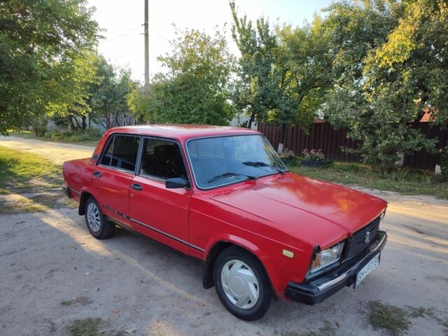 Красный ВАЗ 2107, объемом двигателя 1.5 л и пробегом 130 тыс. км за 600 $, фото 1 на Automoto.ua