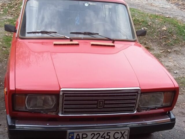 Красный ВАЗ 2107, объемом двигателя 1.5 л и пробегом 495 тыс. км за 1200 $, фото 1 на Automoto.ua
