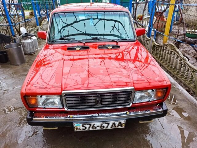 Красный ВАЗ 2107, объемом двигателя 1.5 л и пробегом 205 тыс. км за 1300 $, фото 1 на Automoto.ua