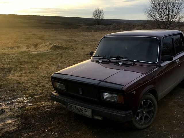 Красный ВАЗ 2107, объемом двигателя 1.5 л и пробегом 0 тыс. км за 850 $, фото 1 на Automoto.ua