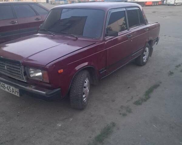 Красный ВАЗ 2107, объемом двигателя 1.5 л и пробегом 86 тыс. км за 1000 $, фото 1 на Automoto.ua