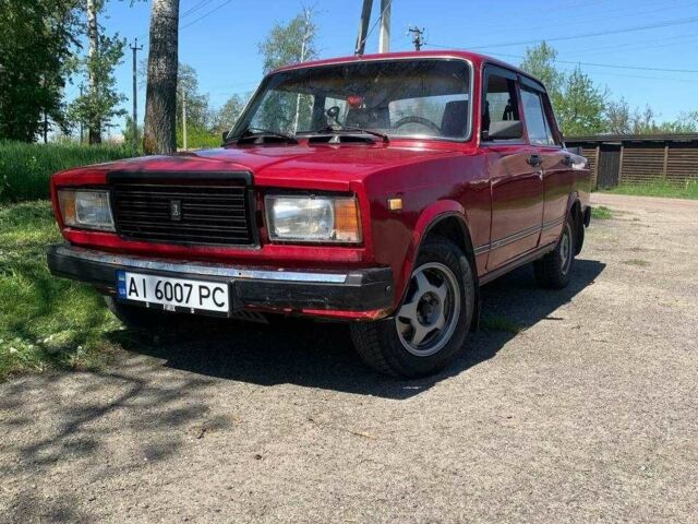 Красный ВАЗ 2107, объемом двигателя 1.3 л и пробегом 140 тыс. км за 700 $, фото 1 на Automoto.ua