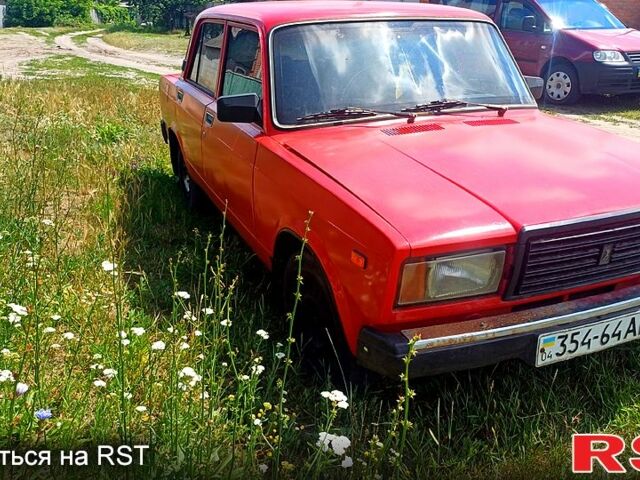 Красный ВАЗ 2107, объемом двигателя 1.5 л и пробегом 230 тыс. км за 750 $, фото 1 на Automoto.ua