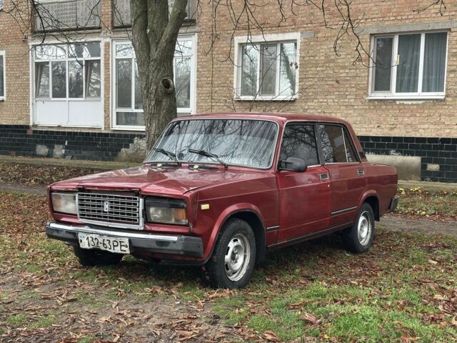 Красный ВАЗ 2107, объемом двигателя 1.5 л и пробегом 145 тыс. км за 650 $, фото 1 на Automoto.ua