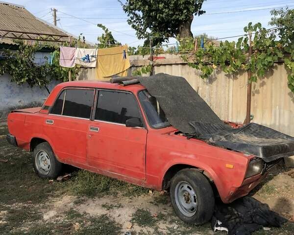 Красный ВАЗ 2107, объемом двигателя 1.45 л и пробегом 999 тыс. км за 411 $, фото 1 на Automoto.ua