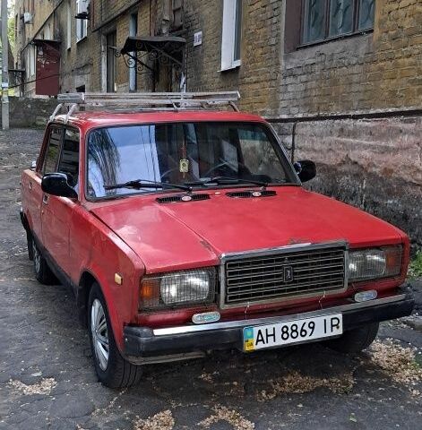 Красный ВАЗ 2107, объемом двигателя 0 л и пробегом 4 тыс. км за 600 $, фото 1 на Automoto.ua