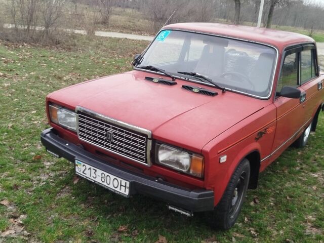 Красный ВАЗ 2107, объемом двигателя 1.3 л и пробегом 98 тыс. км за 593 $, фото 1 на Automoto.ua