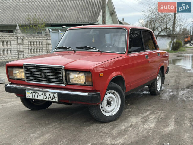 Красный ВАЗ 2107, объемом двигателя 1.3 л и пробегом 170 тыс. км за 900 $, фото 1 на Automoto.ua