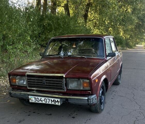 Красный ВАЗ 2107, объемом двигателя 1.5 л и пробегом 1 тыс. км за 500 $, фото 1 на Automoto.ua