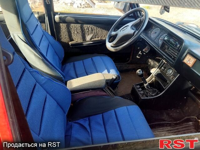 Красный ВАЗ 2107, объемом двигателя 1.5 л и пробегом 999 тыс. км за 750 $, фото 1 на Automoto.ua