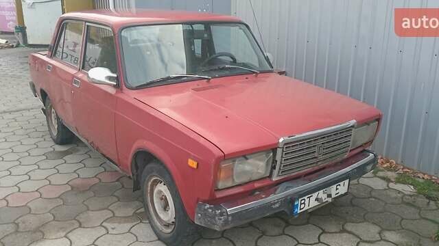 Красный ВАЗ 2107, объемом двигателя 1.45 л и пробегом 104 тыс. км за 526 $, фото 1 на Automoto.ua