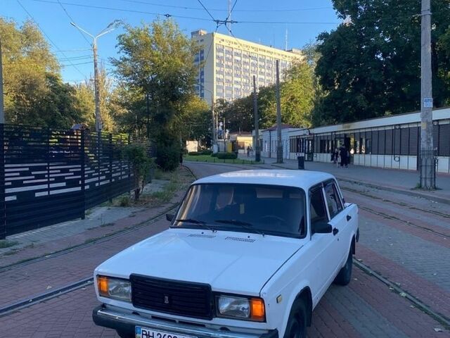 Красный ВАЗ 2107, объемом двигателя 0.12 л и пробегом 85 тыс. км за 647 $, фото 1 на Automoto.ua