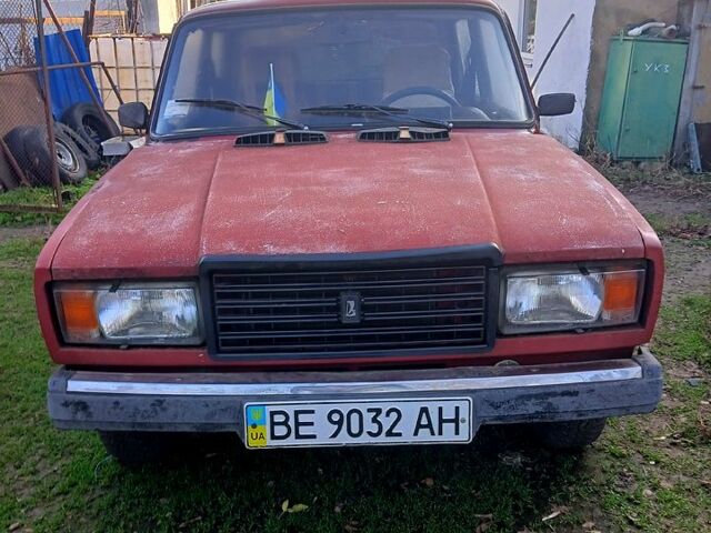 Красный ВАЗ 2107, объемом двигателя 1.5 л и пробегом 200 тыс. км за 450 $, фото 1 на Automoto.ua