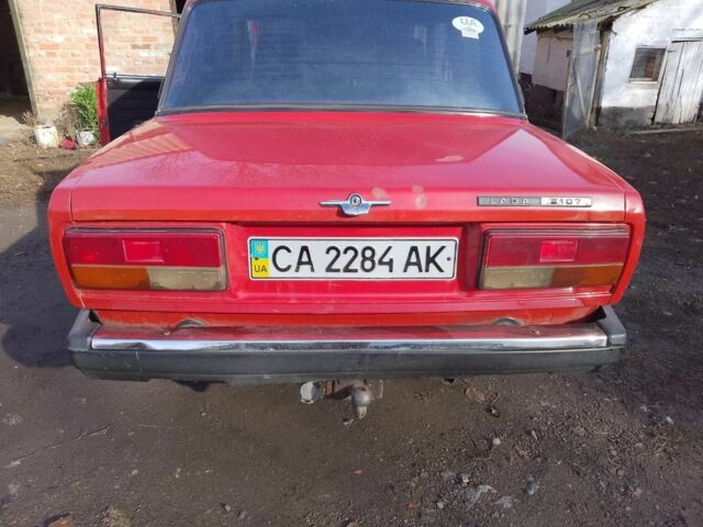 ВАЗ 2107 1991 в Черкассах на Automoto.ua Красный ВАЗ 2107, объемом двигателя 6 л и пробегом 700 тыс. км за 667 $, фото 1 на Automoto.ua