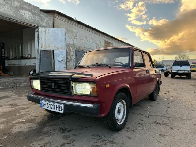 ВАЗ 2107 1991 в Балте на Automoto.ua Красный ВАЗ 2107, объемом двигателя 1.5 л и пробегом 300 тыс. км за 800 $, фото 1 на Automoto.ua