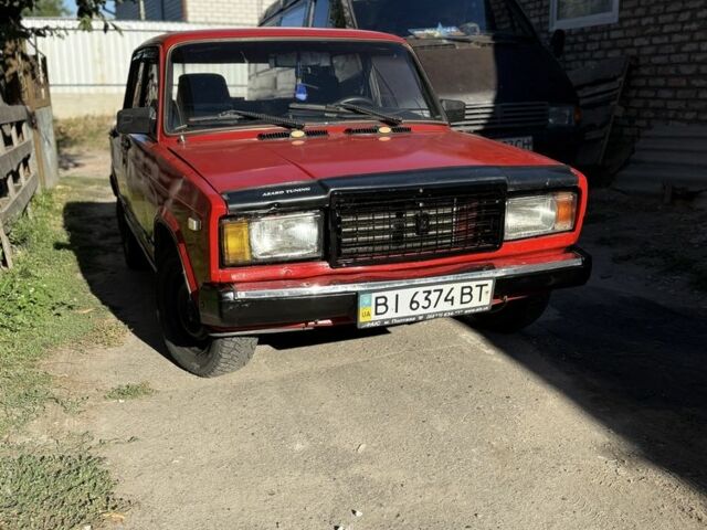 ВАЗ 2107 1991 у Миргороде на Automoto.ua Червоний ВАЗ 2107, об'ємом двигуна 1.5 л та пробігом 30 тис. км за 950 $, фото 1 на Automoto.ua