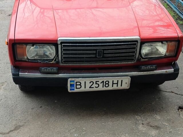 Красный ВАЗ 2107, объемом двигателя 1.5 л и пробегом 150 тыс. км за 1100 $, фото 1 на Automoto.ua