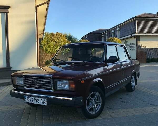 Красный ВАЗ 2107, объемом двигателя 1.6 л и пробегом 376 тыс. км за 1500 $, фото 1 на Automoto.ua