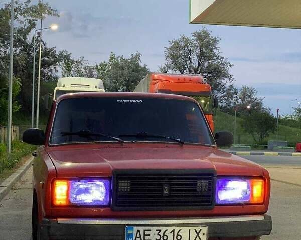 Красный ВАЗ 2107, объемом двигателя 1.5 л и пробегом 92 тыс. км за 831 $, фото 1 на Automoto.ua